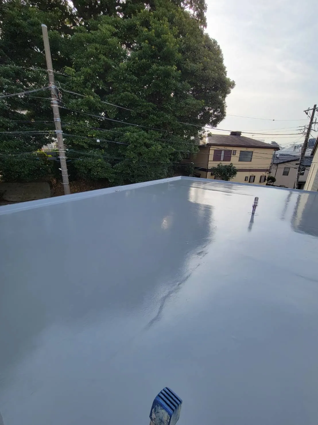 横浜市神奈川区にある戸建て住宅の現場にて、屋上、ベランダの防水工事を行いました。