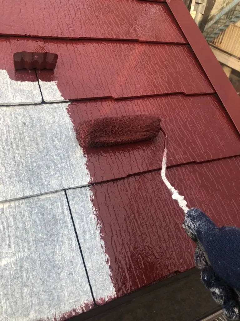 遮熱塗料のサーモアイsiを使用した屋根の塗装