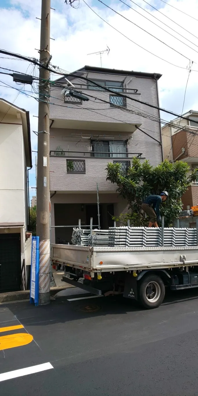 横浜市鶴見区のT様邸の外壁塗装工事完了（足場解体）
