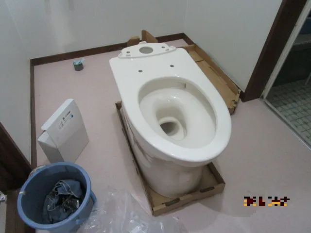 トイレ及び洗面室床CF張り及びクロス貼替工事続き 横浜市鶴見区T様