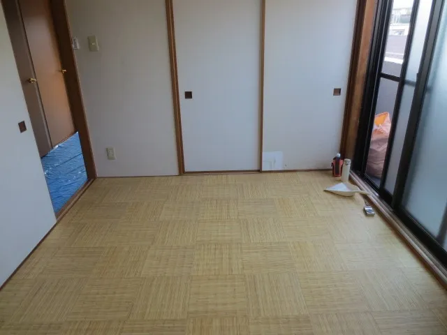 横浜市戸塚区U様邸にて畳の和室から洋間の床にリフォーム