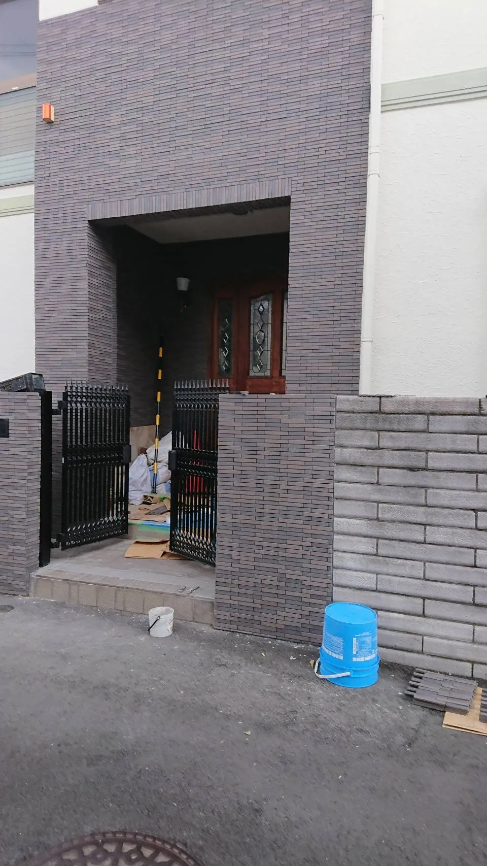 川崎市中原区のT様邸で玄関回り改修工事完了
