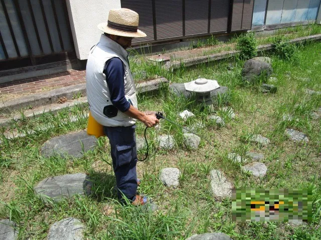 横浜市戸塚区戸塚町でお庭に防草シートを敷設する工事