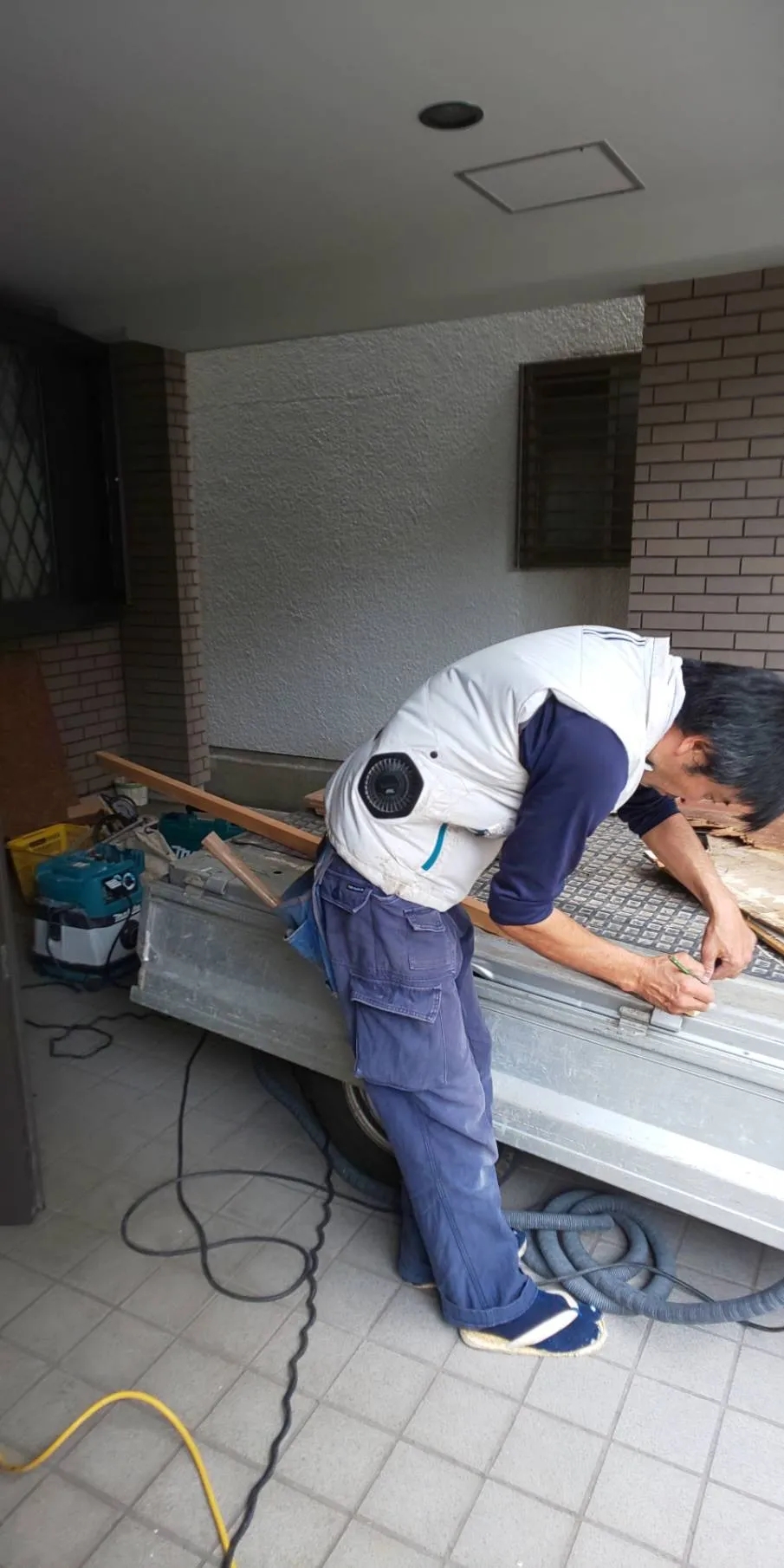エアコンを設置するための壁の補修工事（横浜市神奈川区T様邸）