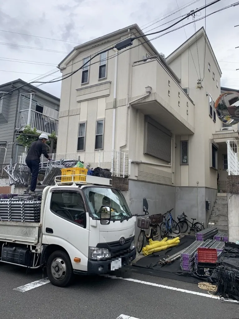 横浜市南区中里にあるK様邸の外壁塗装工事が本日よりスタートです！