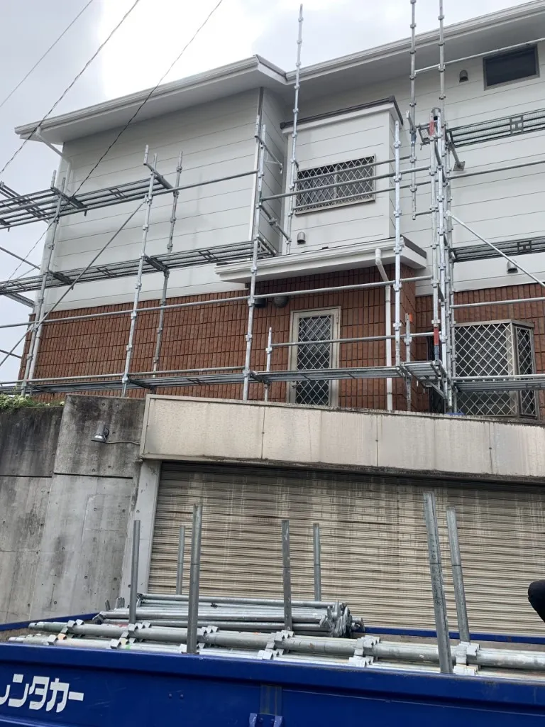 横浜市鶴見区梶山のN様邸で足場解体工事が完了です！