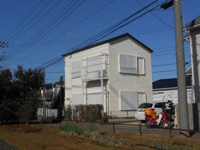 横浜市神奈川区にある地主さん所有アパートの外壁塗装及び屋根塗装工事