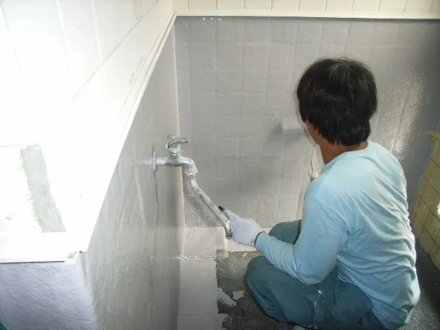 横浜市神奈川区Fコーポにて浴室のFRP防水工事を行いました