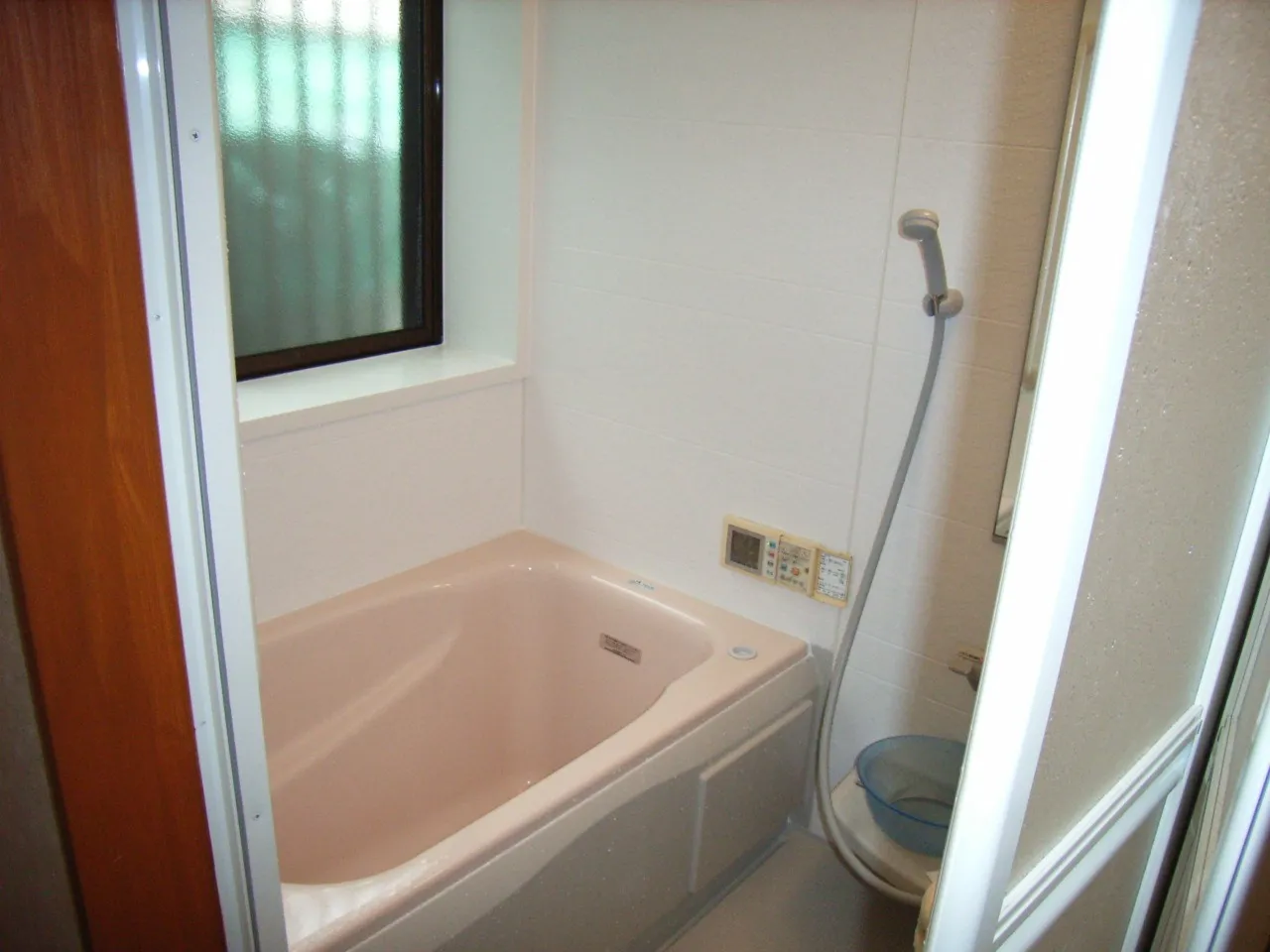 川崎市中原区にあるK様邸で在来工法の浴室をユニットバスに変更したリフォーム工事です