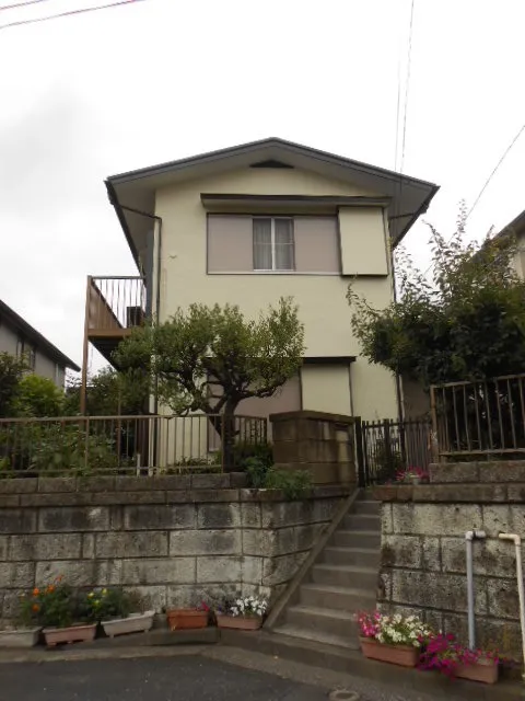 横浜市神奈川区にあるI様邸の外壁塗装および屋根塗装工事