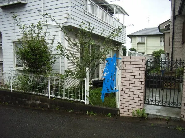川崎市にて庭を車庫に改装した施工例です