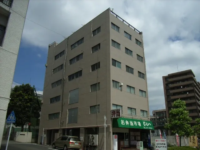 東神奈川付近にある雑居ビルの外壁塗装工事例