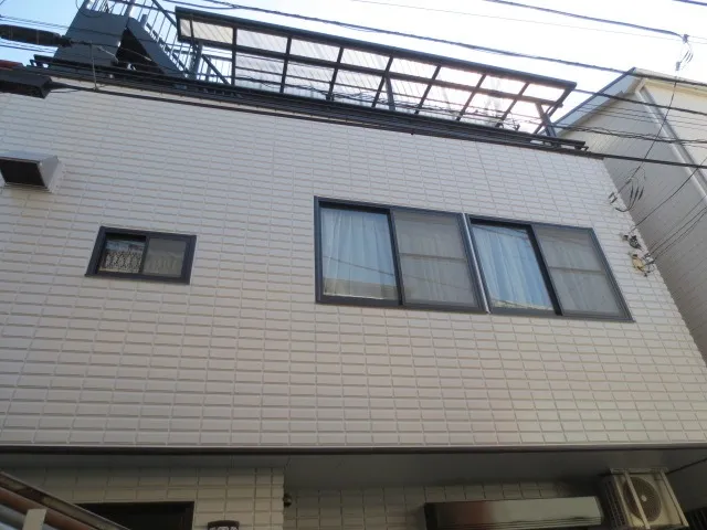 横浜市神奈川区の戸建住宅で外壁や屋根の塗装及び漏水補修工事