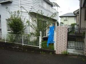 川崎市にて、庭を車庫に改装した施工例です。